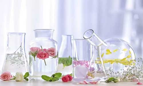 ساختن عطر با گل در خانه