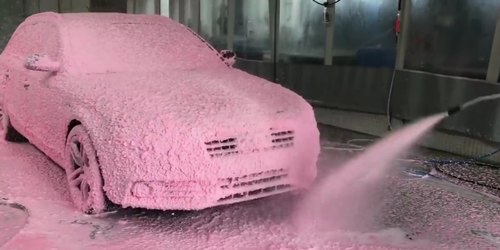 استفاده از فوم برای شستشوی اتومبیل در کارواش